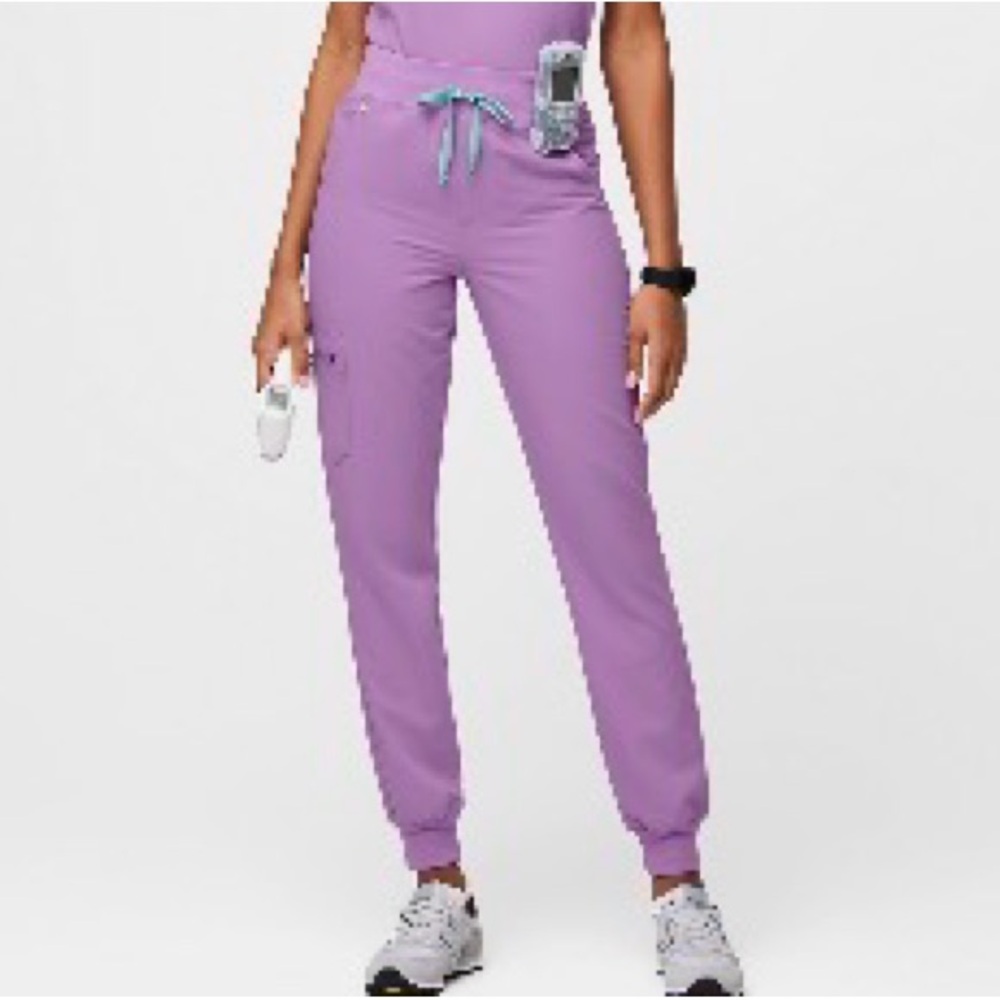 FIGS Women’s Zamora High Waisted Jogger Scrub Pant